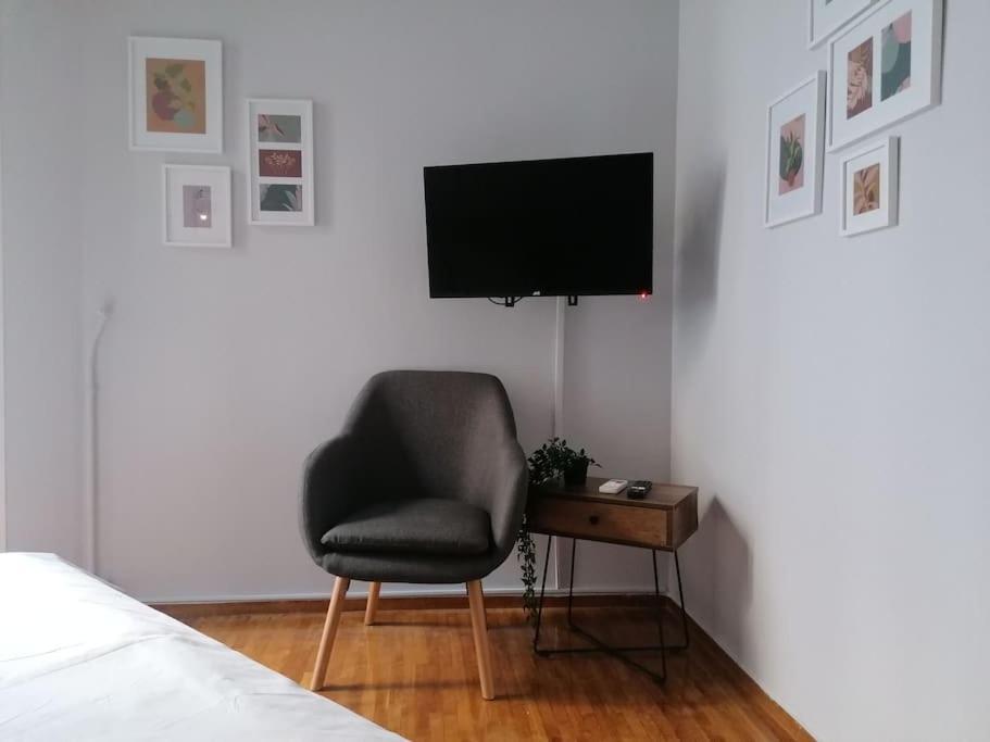 Minimal Studio Varnava Square - Kallimarmaro Area Athen Exterior foto